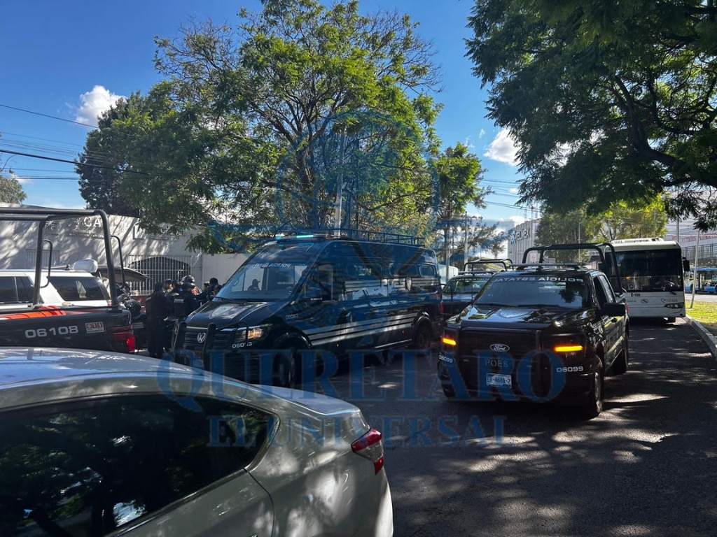 Realizan operativo en pleno Centro de Querétaro por revisión a escoltas de funcionario de Guanajuato