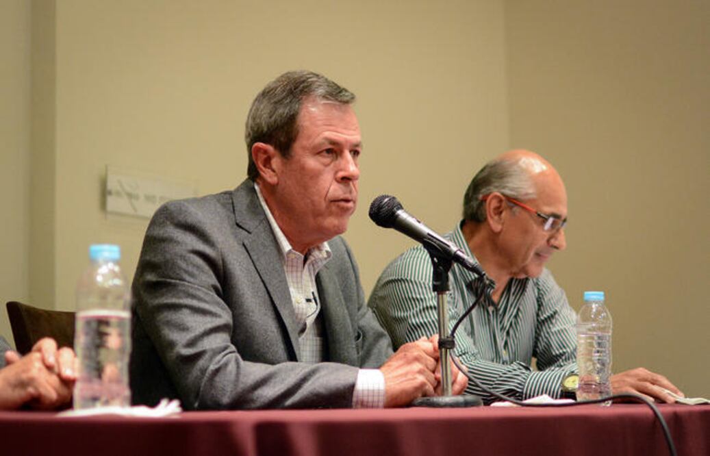 En su visita a la ciudad, Enrique Berruga detalló que su novela surgió de la preocupación de saber a dónde va México