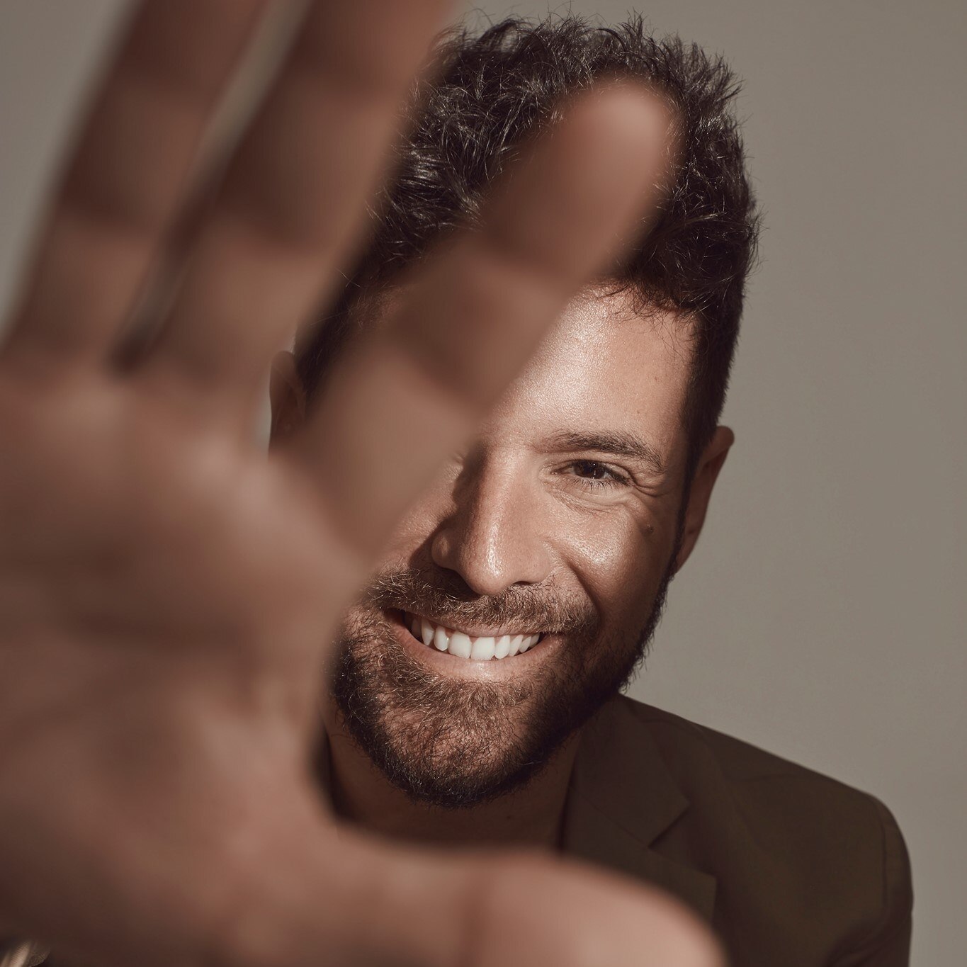 Pablo López anuncia concierto en Querétaro; cantará en La Glotonería