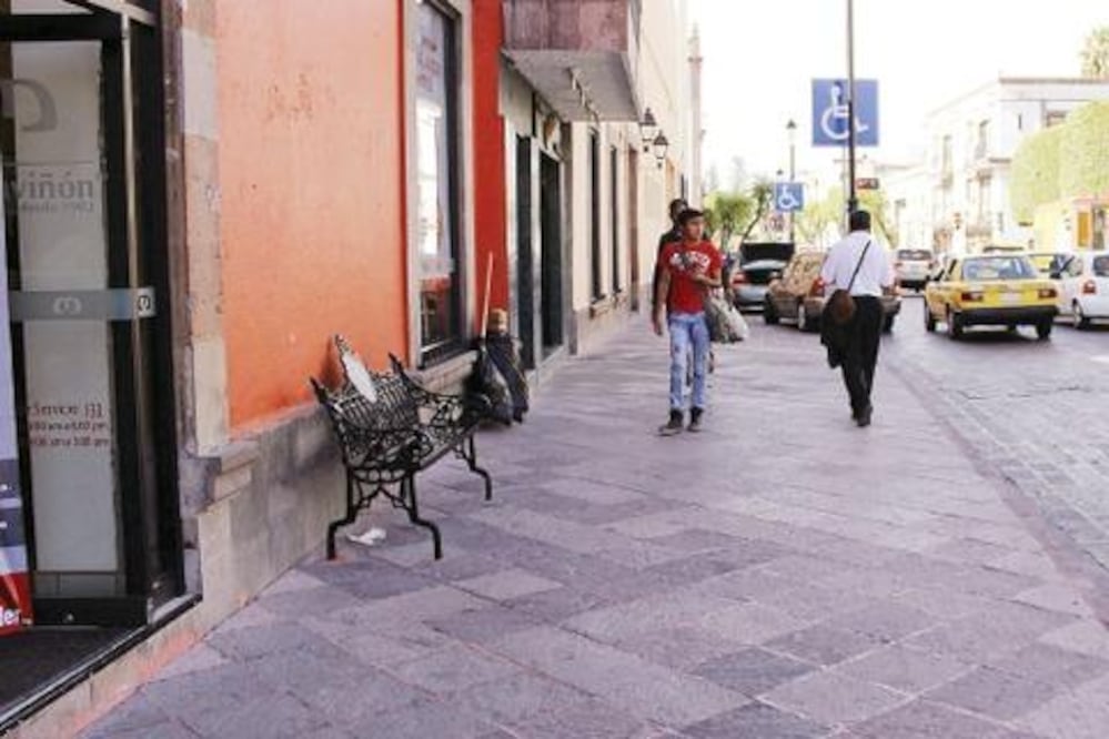 Proyectan entregar mil bancas 