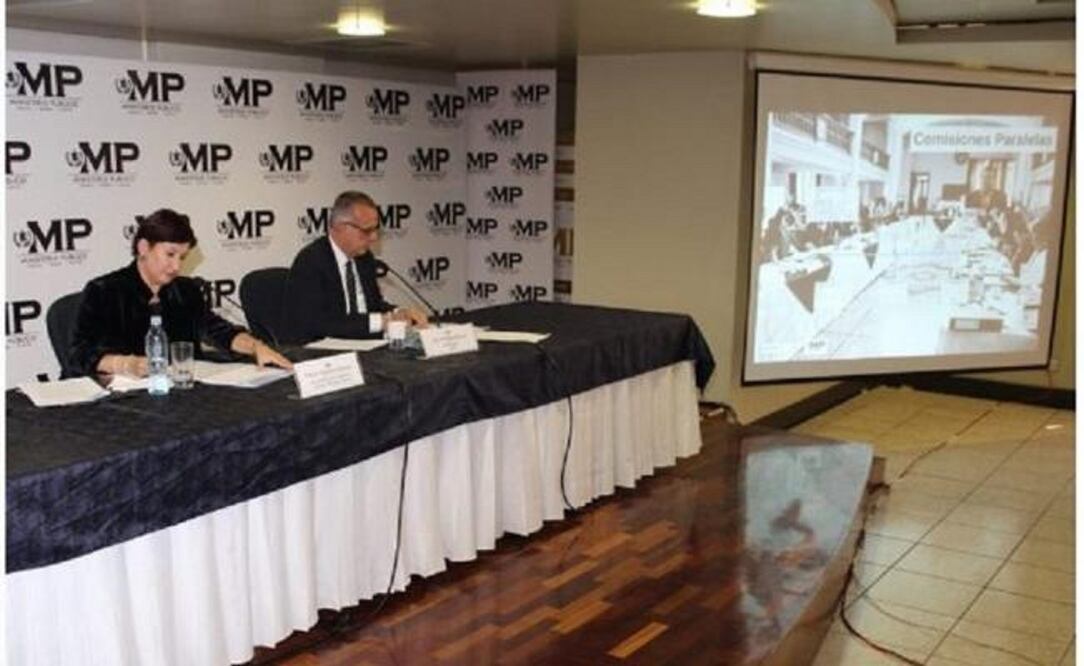 La guatemalteca Thelma Aldana, fiscal general de Guatemala y jefa del Ministerio Público, y el colombiano Iván Velásquez, jerarca de la CICIG. Foto: Ministerio Público de Guatemala