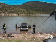 Extraen vehículo que cayó a la presa El Carmen, en El Marqués
