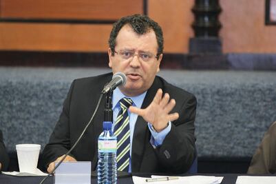 Afirman que recorte a la UAQ sigue en marcha