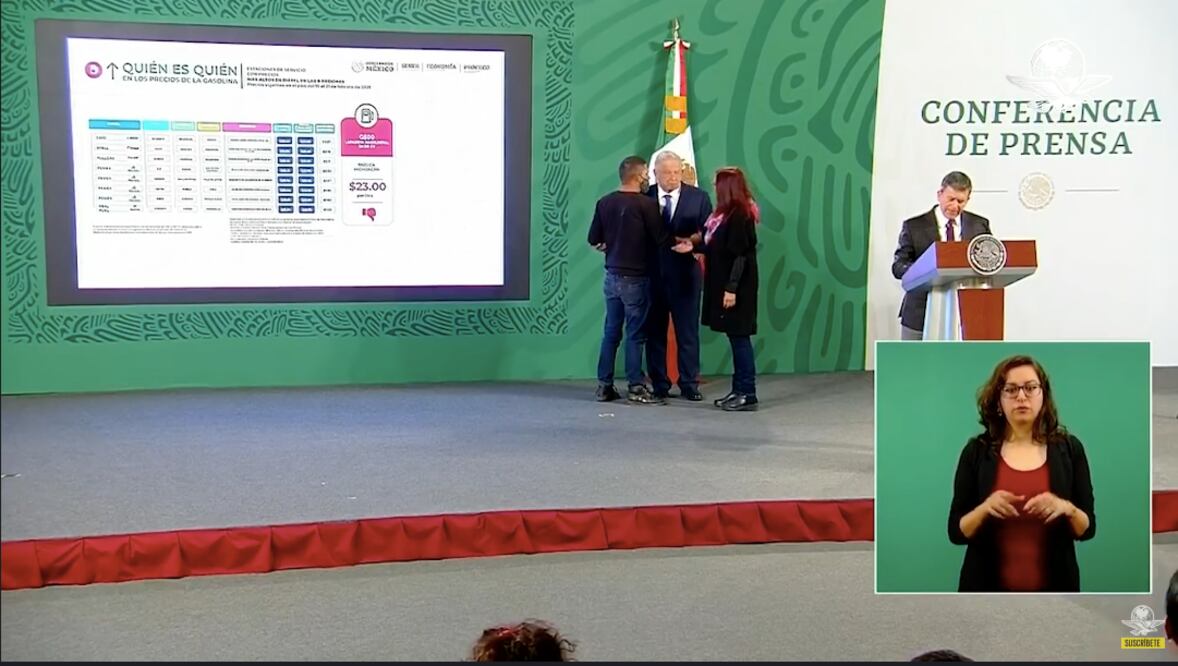 Espontáneo sorprende en "La Mañanera" de AMLO