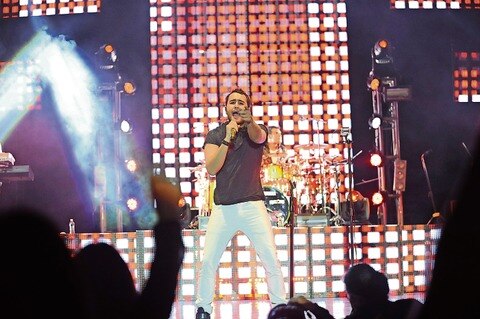 Corean 5 mil fans éxitos de Reik