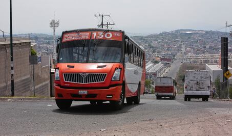 Exige Amiqro transporte público para trabajadores