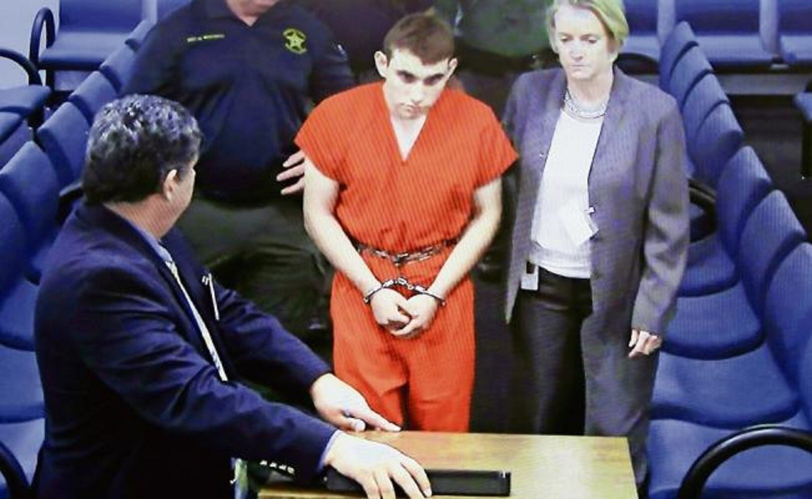 Autor de tiroteo en Florida llegó en un Uber y tras masacre, pasó a Walmart