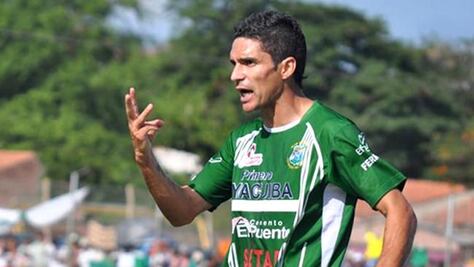 Futbolista sufre descarga eléctrica