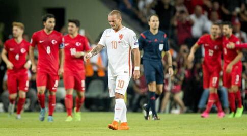 Holanda está cerca de no ir a la Eurocopa