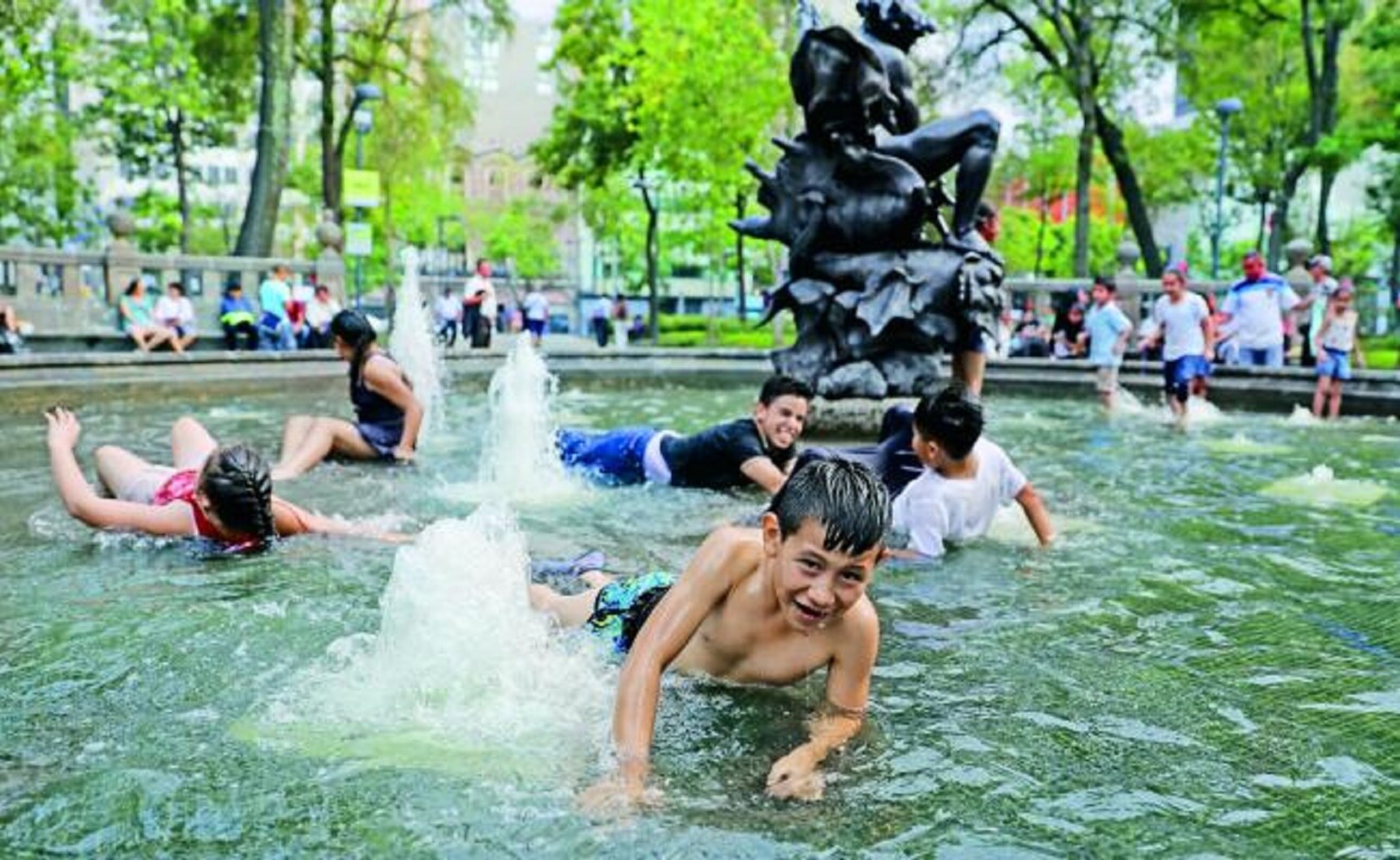 Pronostican hasta 45 grados en 11 estados del país