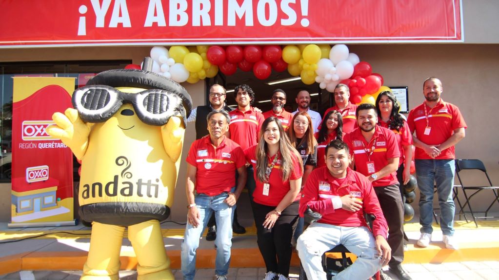 Oxxo inaugura tienda inclusiva en Querétaro