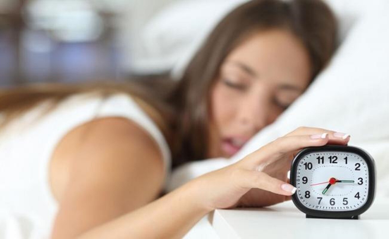 ¿Cómo hacer que sea más fácil despertarse en las mañanas?