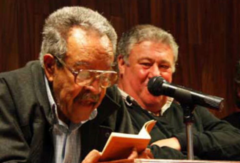 Rinden homenaje a poeta