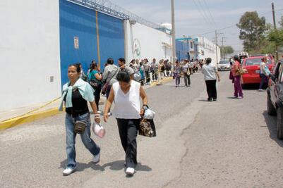 Evacuan empresa por fuga química