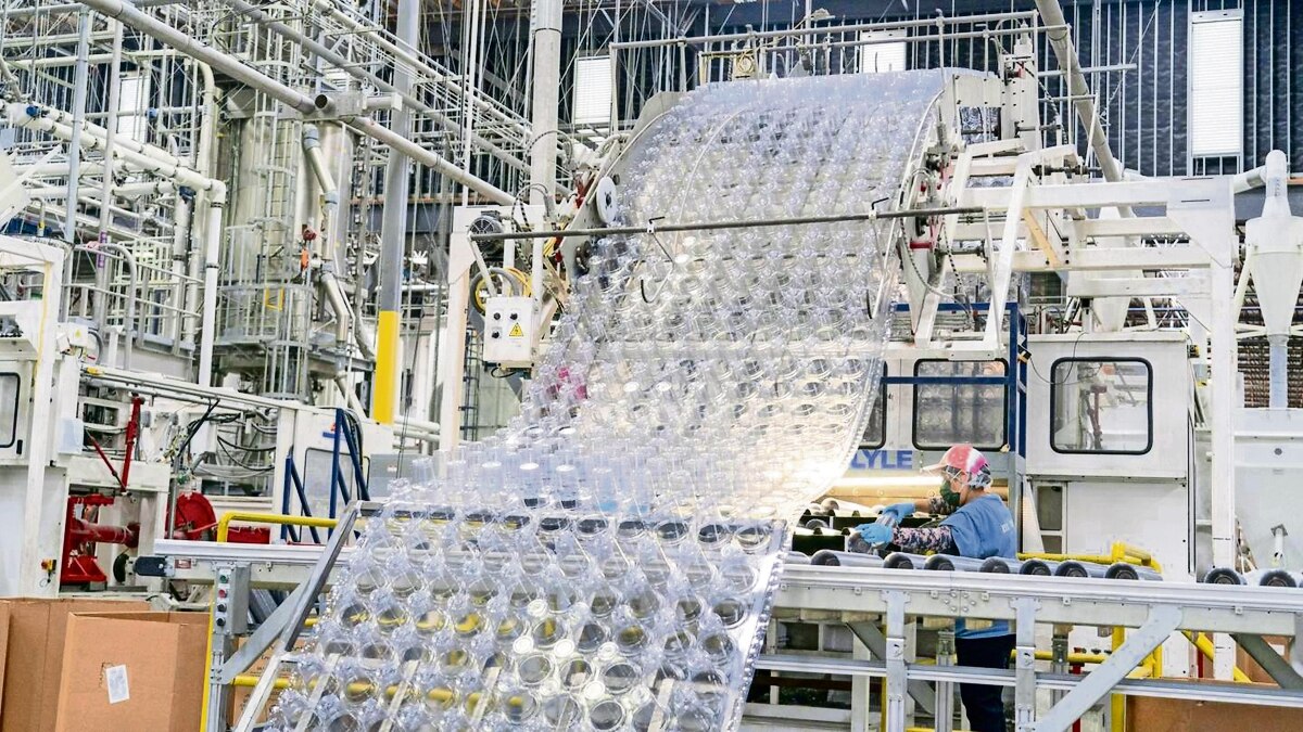 Tipo de cambio afecta a la industria de plásticos