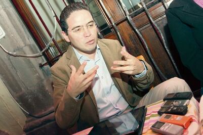 Báez ve progreso en clúster médico