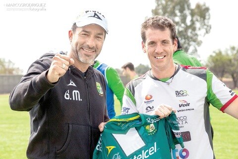  Benito Guerra ‘cascarea’ con el León