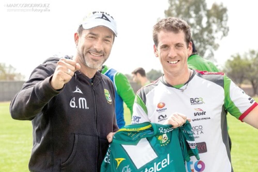  Benito Guerra ‘cascarea’ con el León