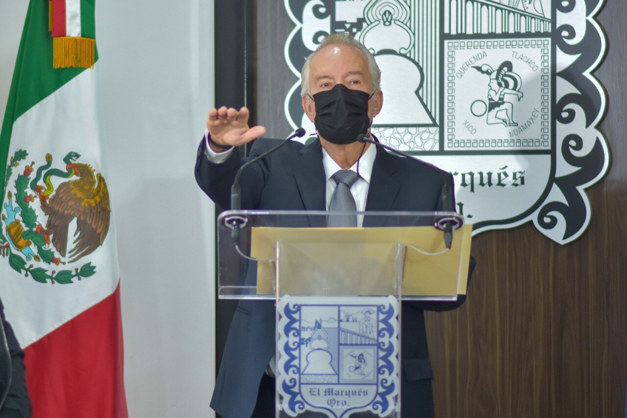 Enrique Vega rindió protesta como presidente municipal de El Marqués