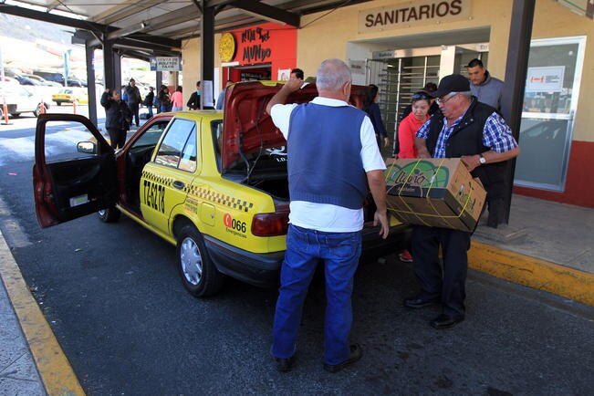 Ampliarán un año la vida útil de los taxis