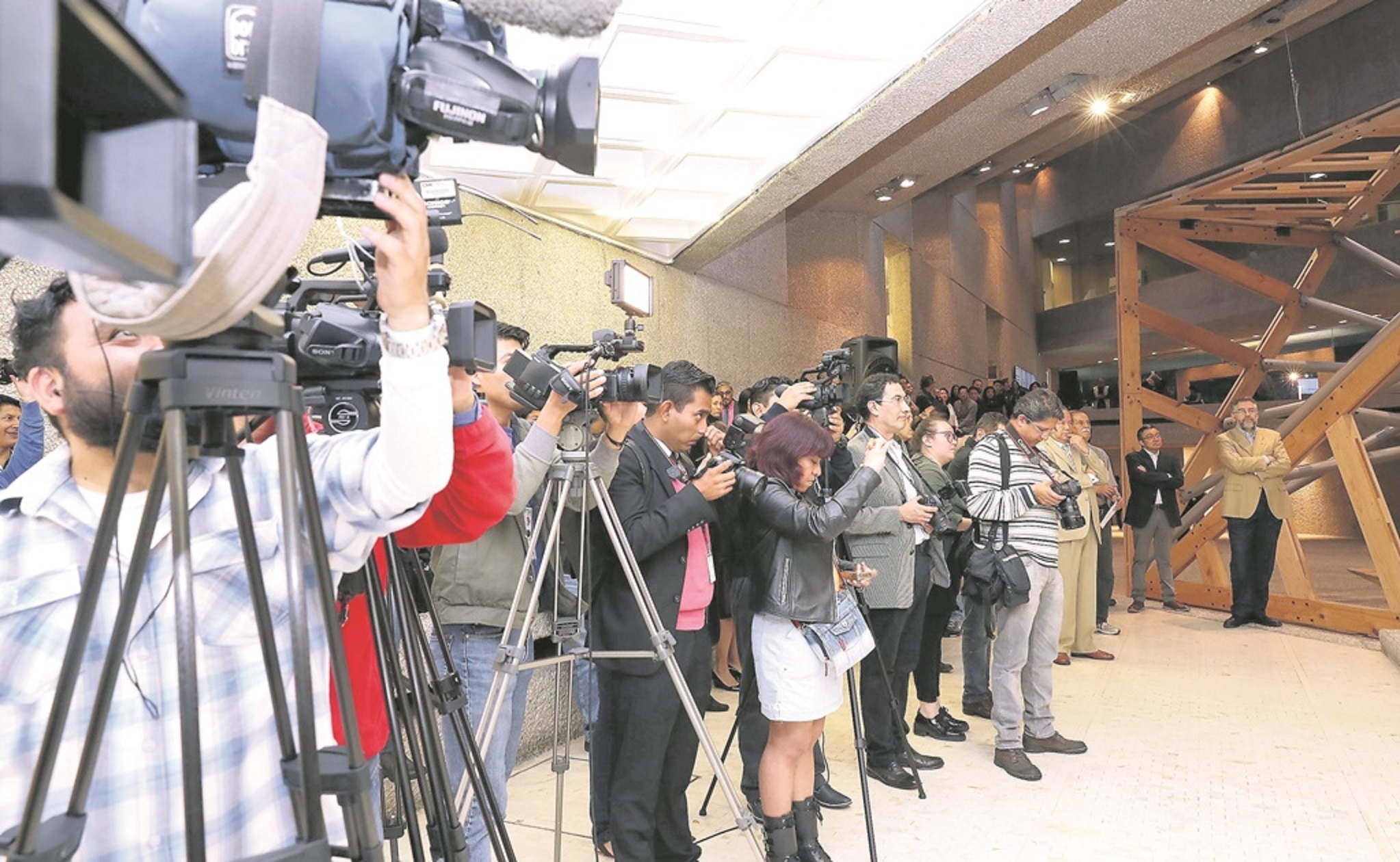 SEP entregó 76 títulos profesionales a periodistas