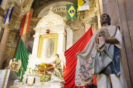 Queretanos entregan su fe a la Virgen de Guadalupe 