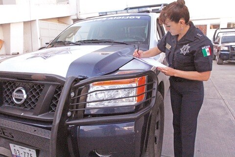 Destaca como madre y policía