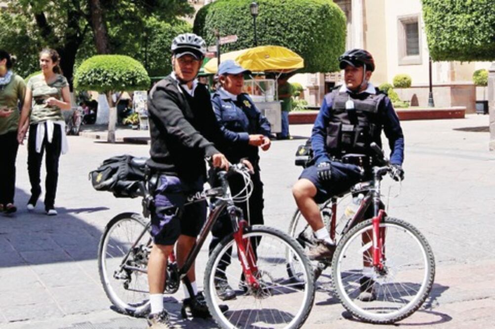 En Colón estrenan policía turística