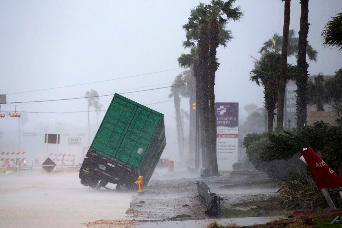 "Harvey" deja sin electricidad a más de 200.000 personas