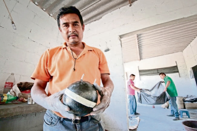 Olor a pólvora y explosiones, sello de Boxasní