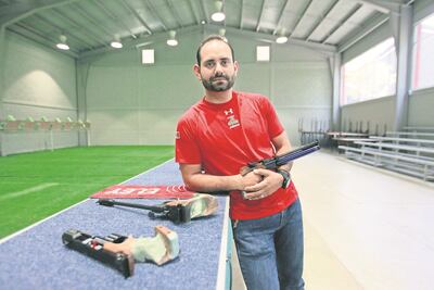 Abriéndose paso a tiro de pistola