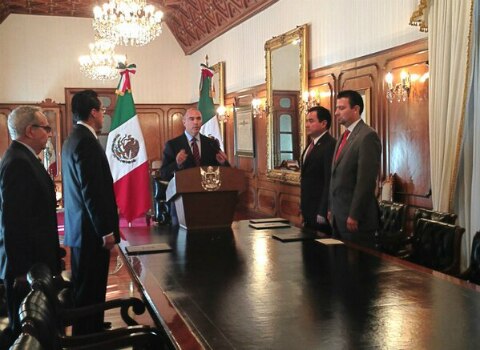 Anuncia gobernador cambios en gabinete