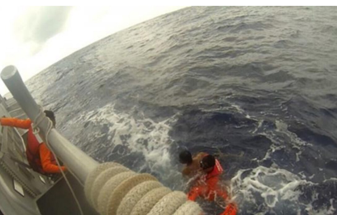 En mar abierto, localizan a un hombre desaparecido