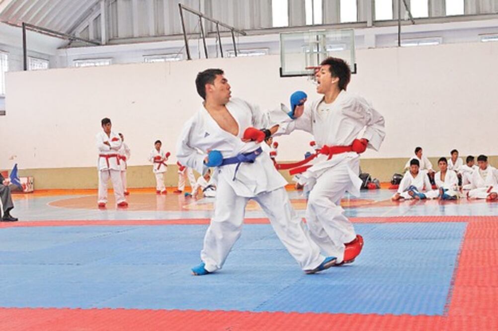 Karatecas buscan ser seleccionados