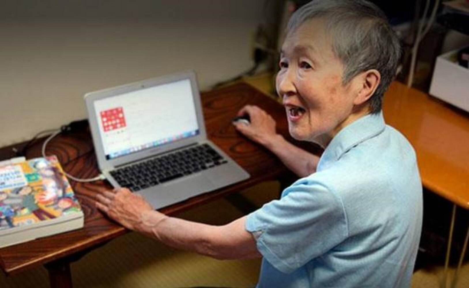 Tiene 82 años y crea una aplicación para iPhone