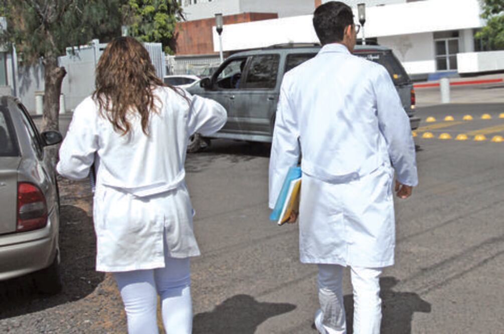 Desmienten despido de 70 médicos en UAQ