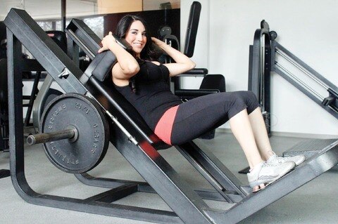 Figuras anónimas amor al fitness