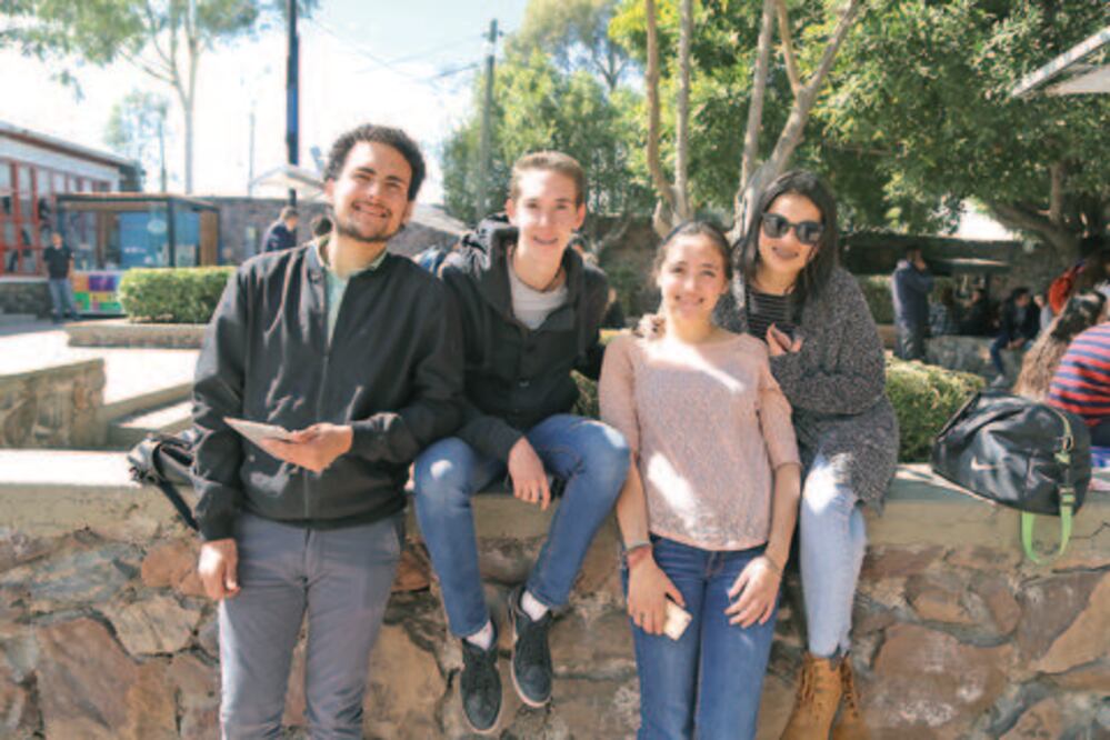 Recibe UVM a nuevos estudiantes