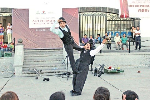 Se lucen artistas queretanos