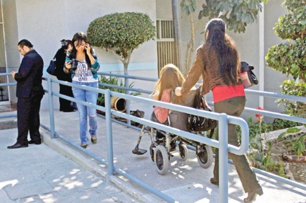 Firman convenio con industrias