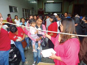 Celebra  DIF a menores de Pinal de Amoles