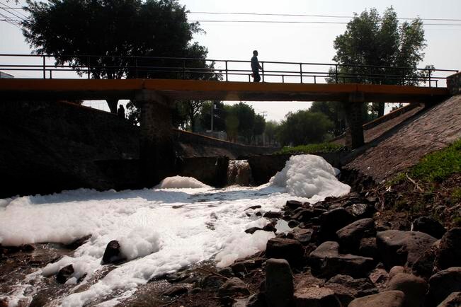 Denuncian alta contaminación en río Querétaro