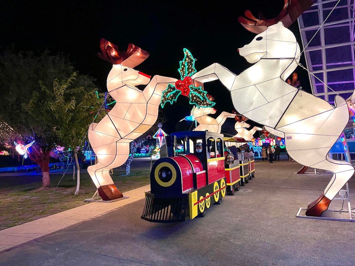 Inauguran parque navideño en Guanajuato; tiene un millón de luces y cuesta 115 pesos