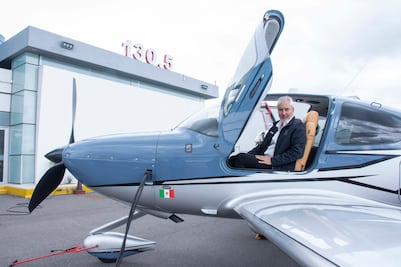 Presentan nueva aeronave para vuelos ejecutivos