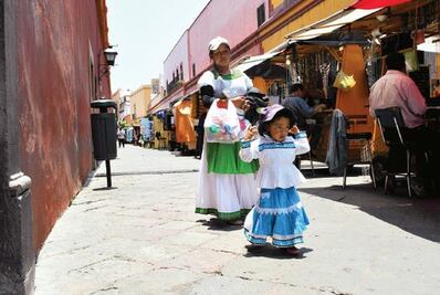 Mujeres indígenas buscan trabajo 