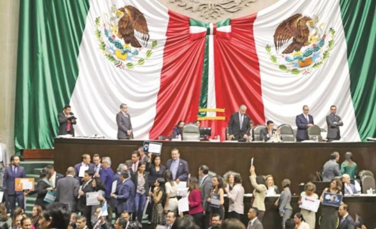 Café, té, galletas... Nuevos diputados tienen listo coffee break