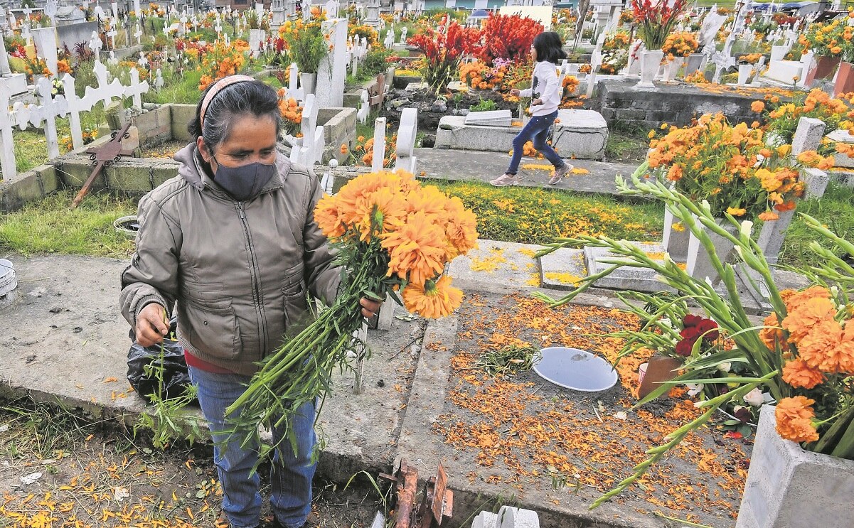 Sólo podrás permanecer 45 minutos en los panteones de Querétaro