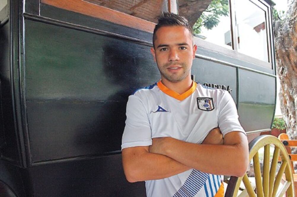 George Corral, Gallos tricolor