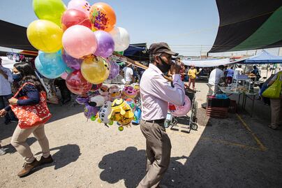 Tianguistas reportan caída de ventas por lluvias