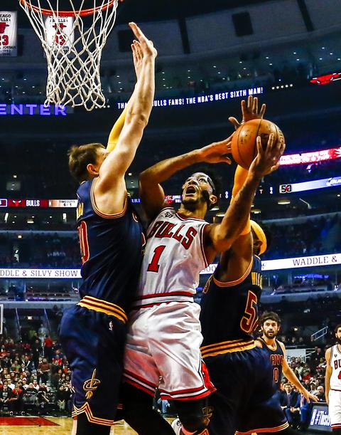 Bulls sorprende a los Cavaliers